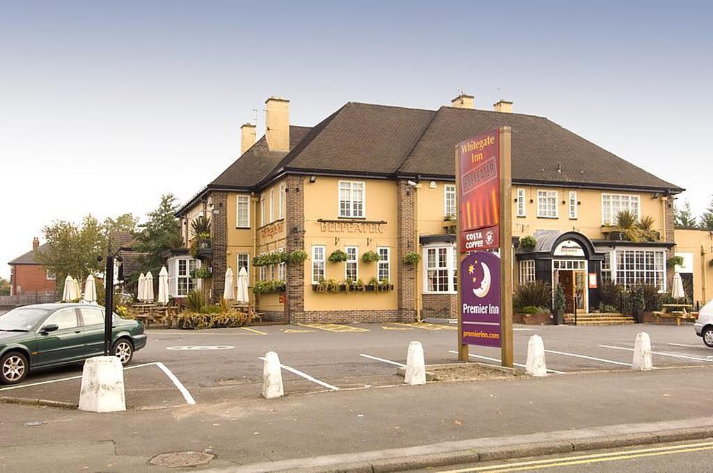 Premier Inn Oldham - Broadway Exterior photo